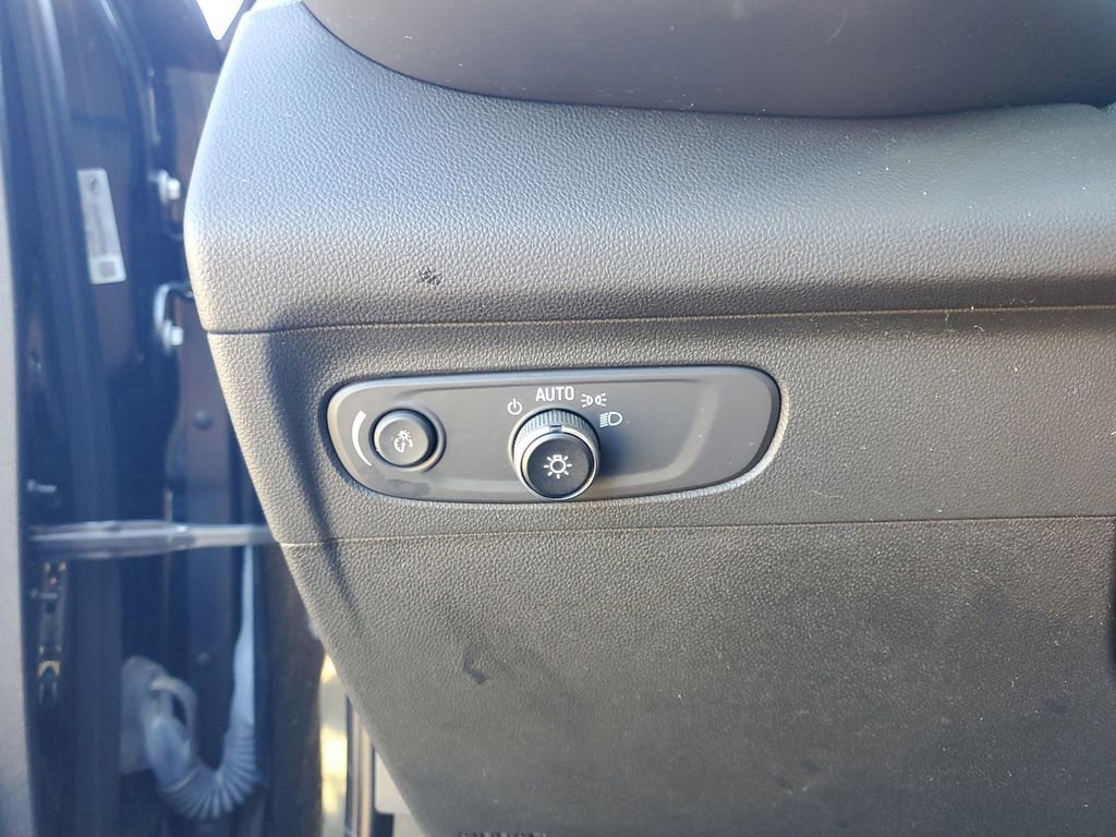 Used 2023 Buick Envision Essence FWD image 16