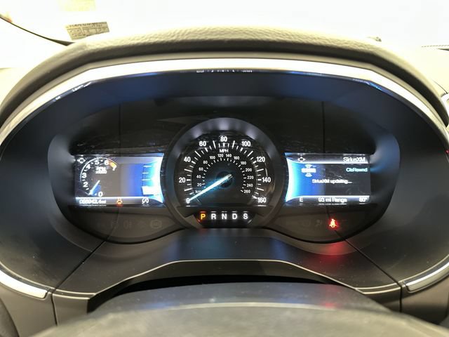 Used 2021 Ford Edge Titanium w/ Class II Trailer Tow Package AWD/4WD image 12