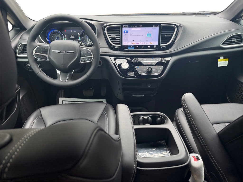 New 2026 Chrysler Pacifica Select image 10