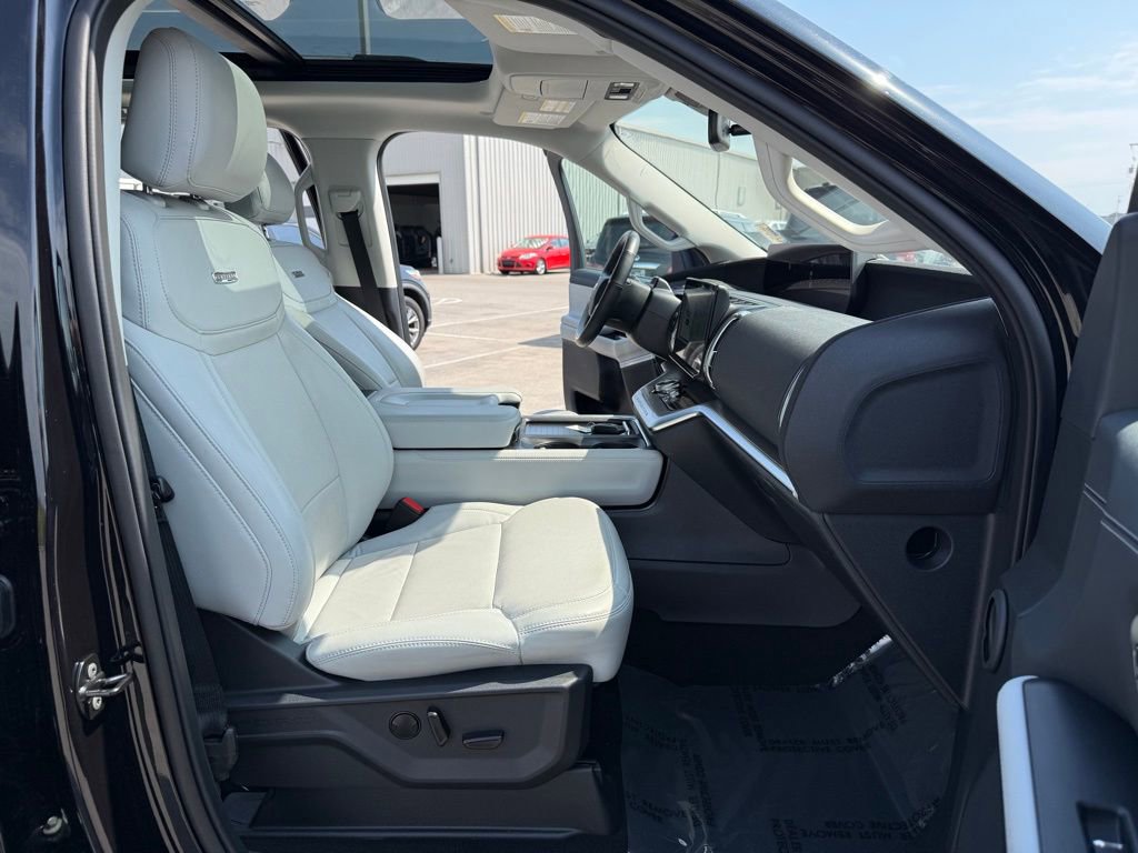 Used 2025 Ford Expedition Max Platinum image 19