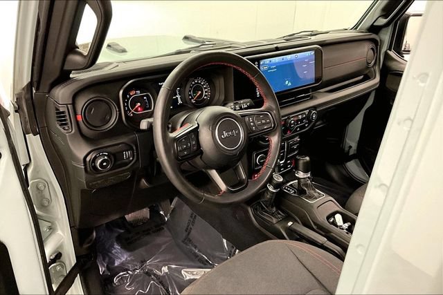 Used 2024 Jeep Wrangler Unlimited Rubicon w/ Dual Top Group AWD/4WD image 15