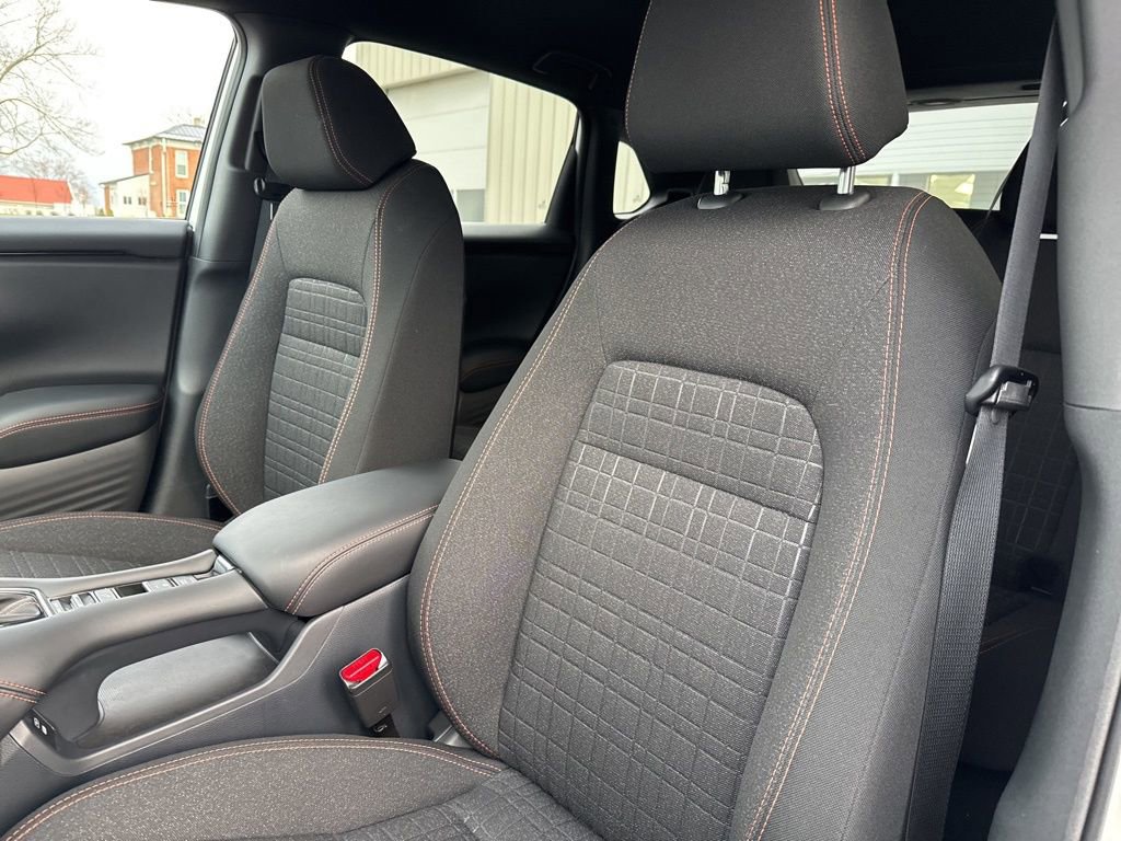 Certified 2025 Honda HR-V Sport image 28