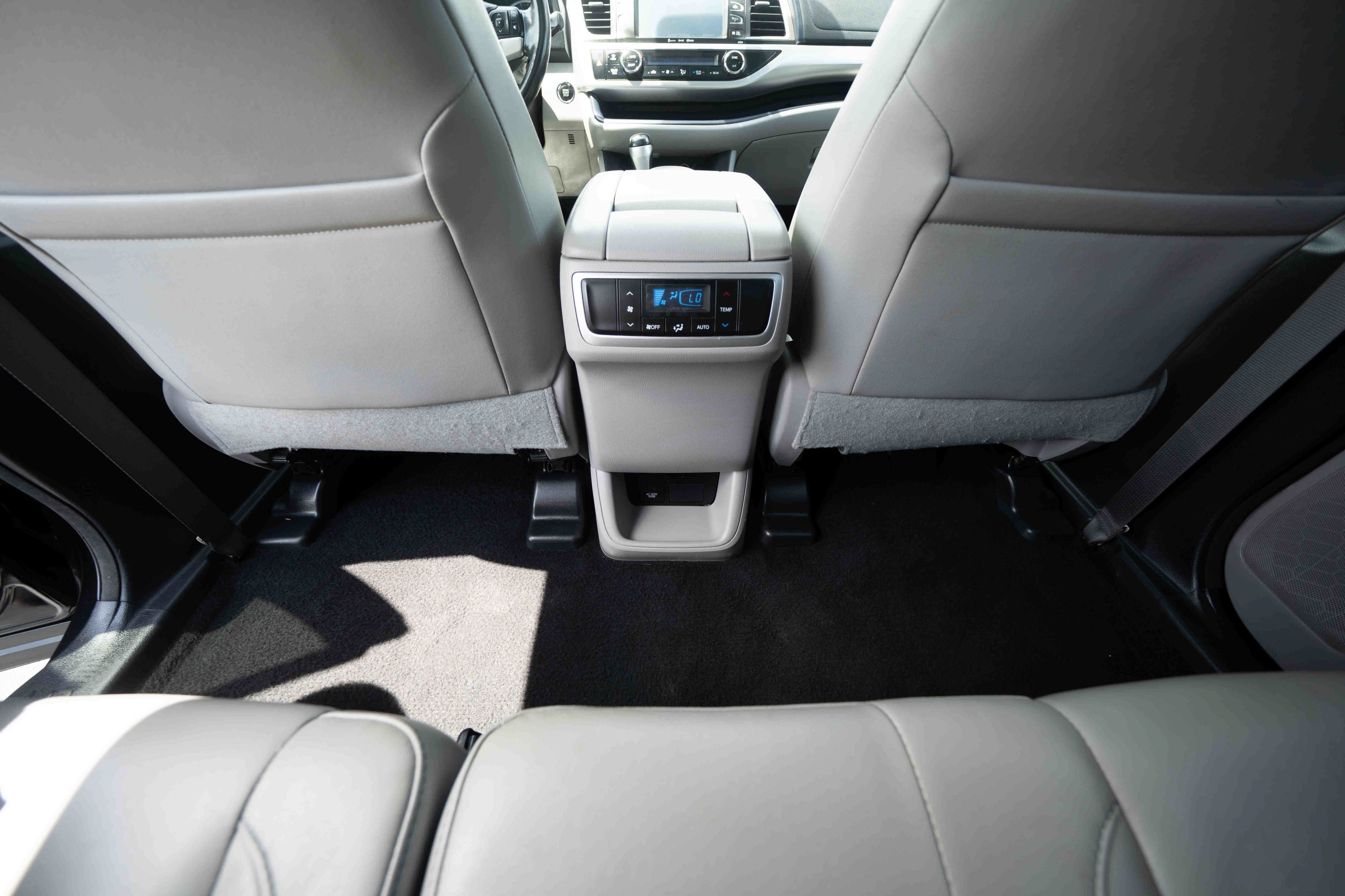 Used 2016 Toyota Highlander XLE AWD/4WD image 22