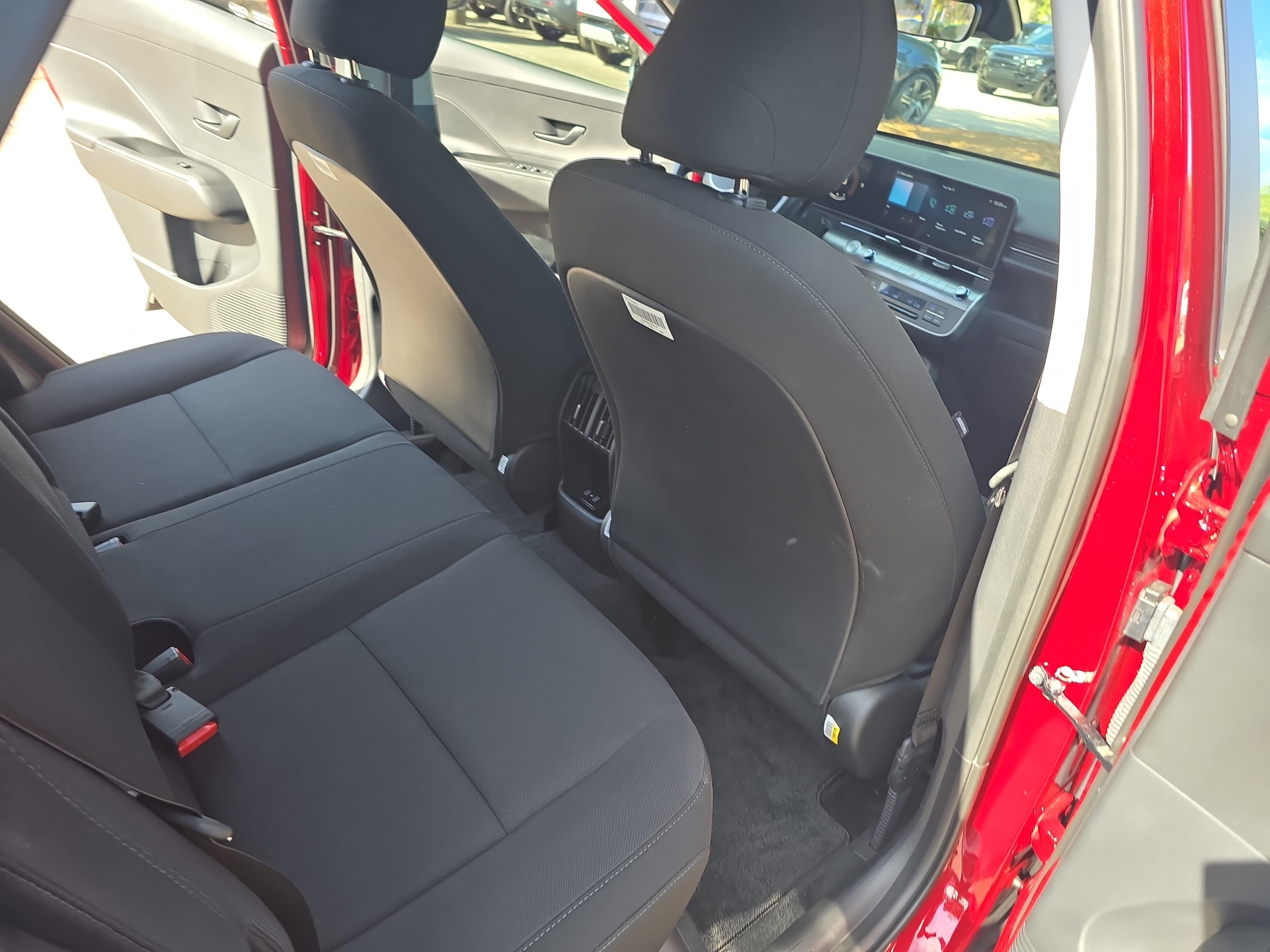 Used 2025 Hyundai Kona SEL FWD image 11