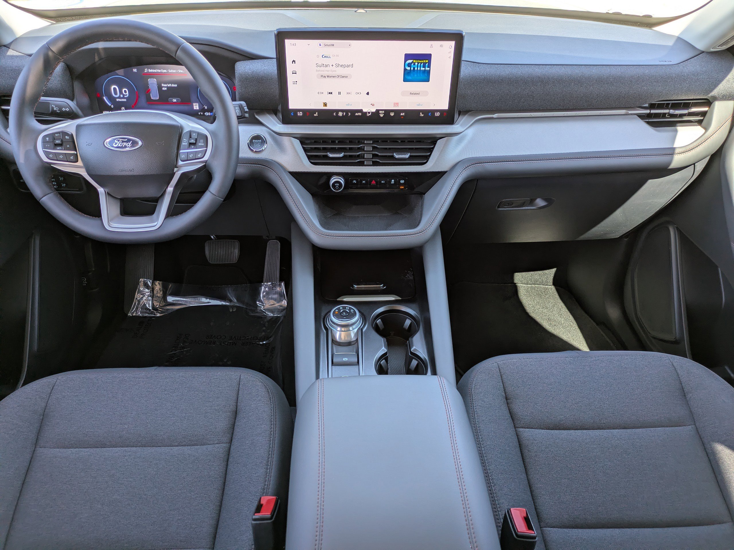 Used 2025 Ford Explorer Active image 10