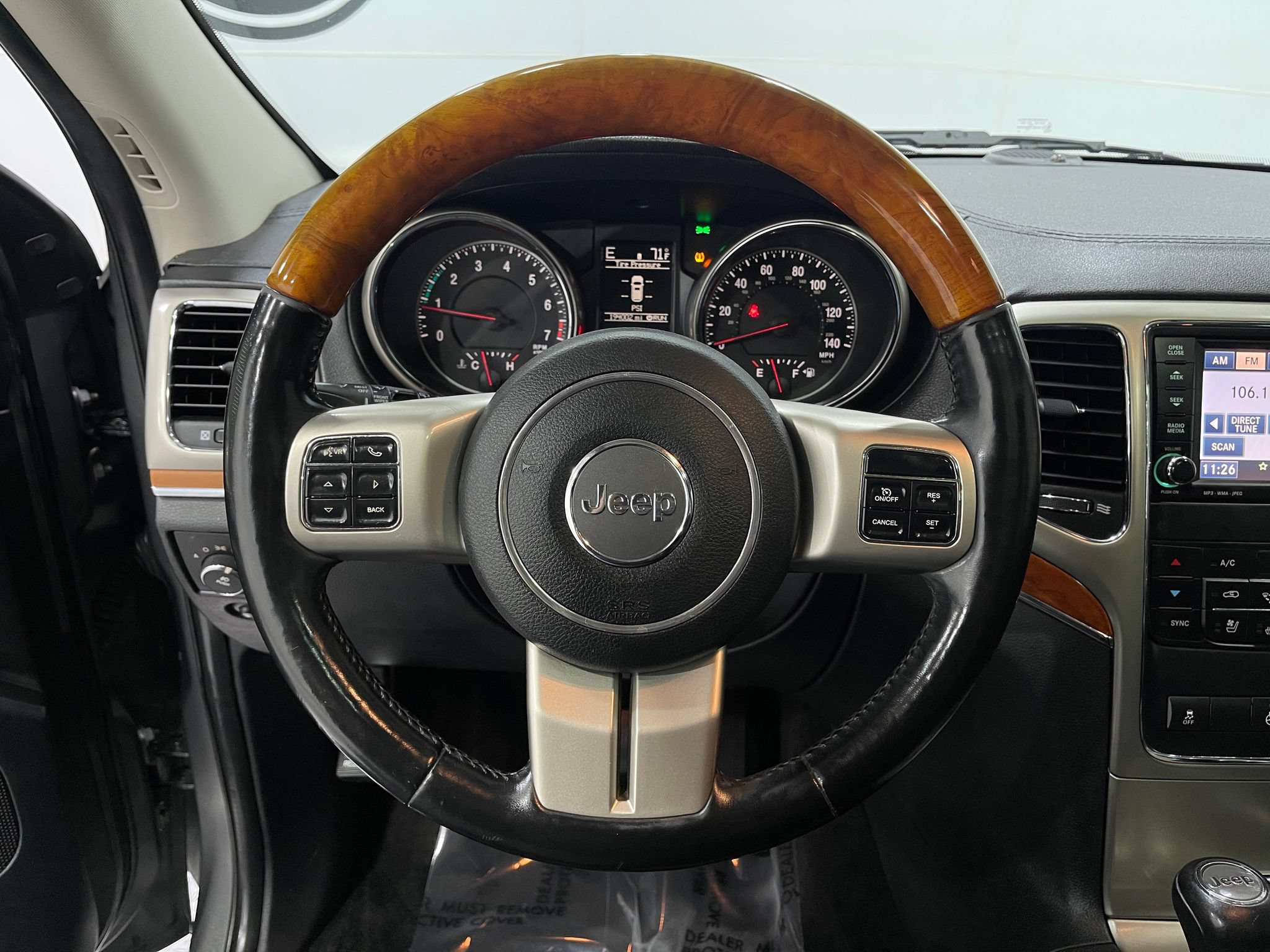 Used 2012 Jeep Grand Cherokee Overland AWD/4WD image 22