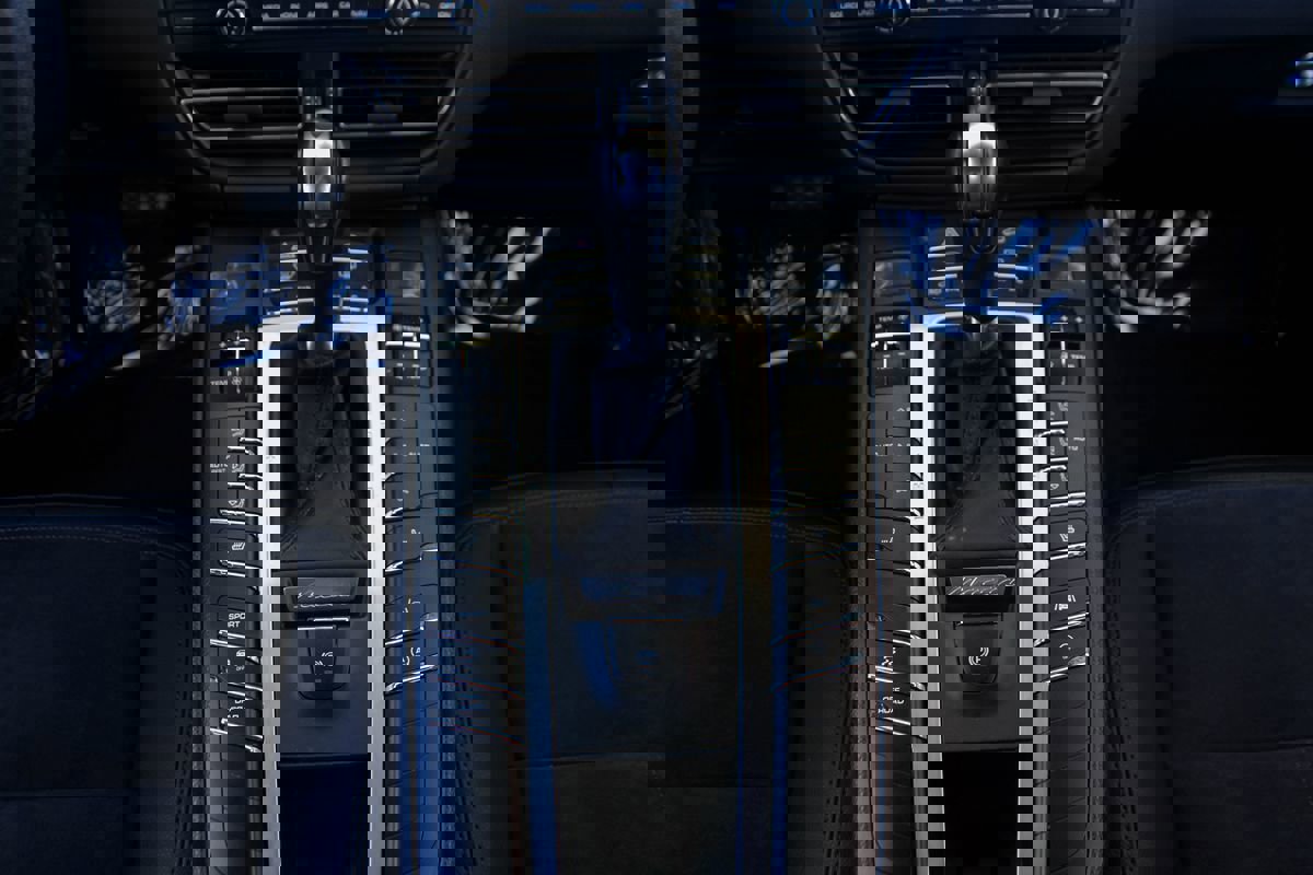 Used 2020 Porsche Macan image 38