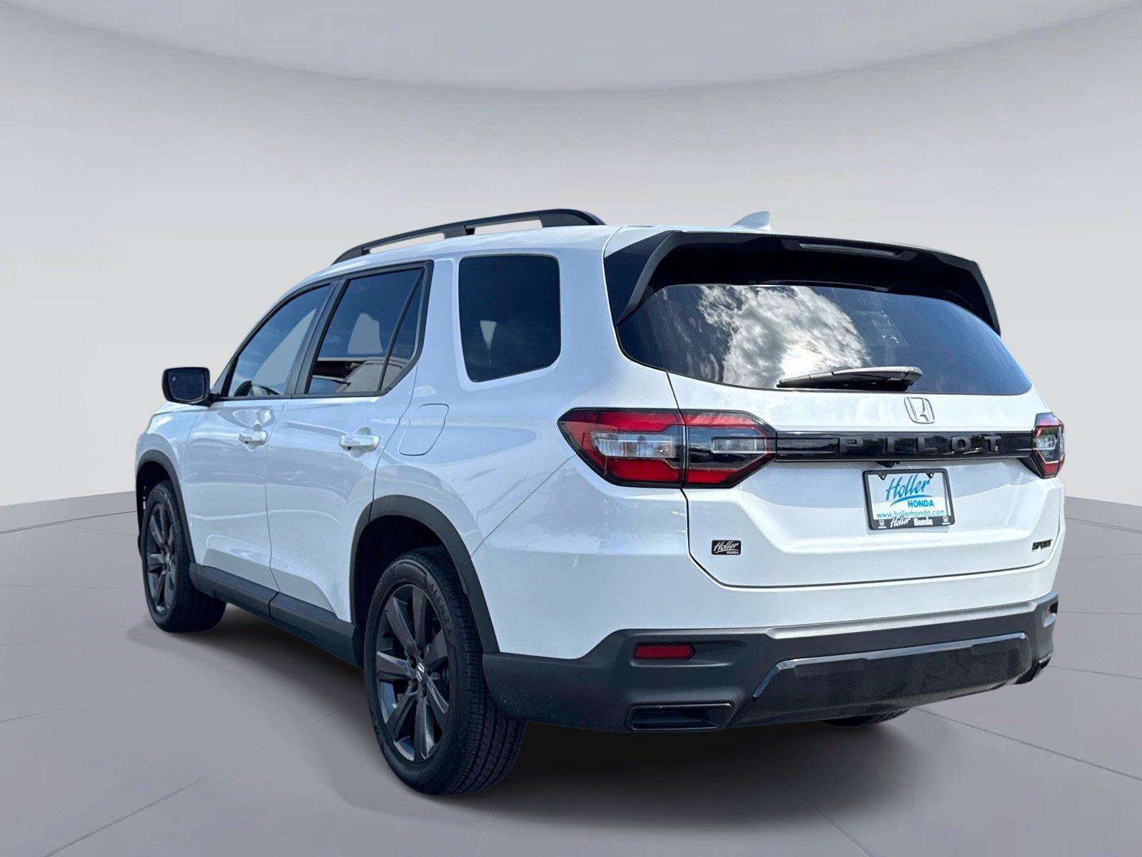 Certified 2026 Honda Pilot Sport image 6
