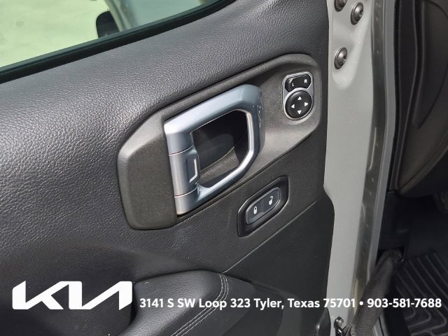 Used 2020 Jeep Wrangler Unlimited Sahara AWD/4WD image 20