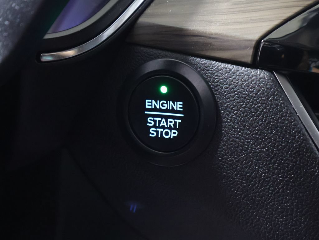 Used 2020 Ford Escape Titanium AWD/4WD image 28