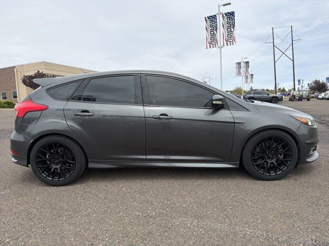 Used 2018 Ford Focus ST FWD image 2
