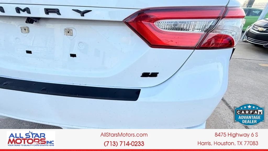 Used 2020 Toyota Camry SE w/ Carpet Mat Package FWD image 10