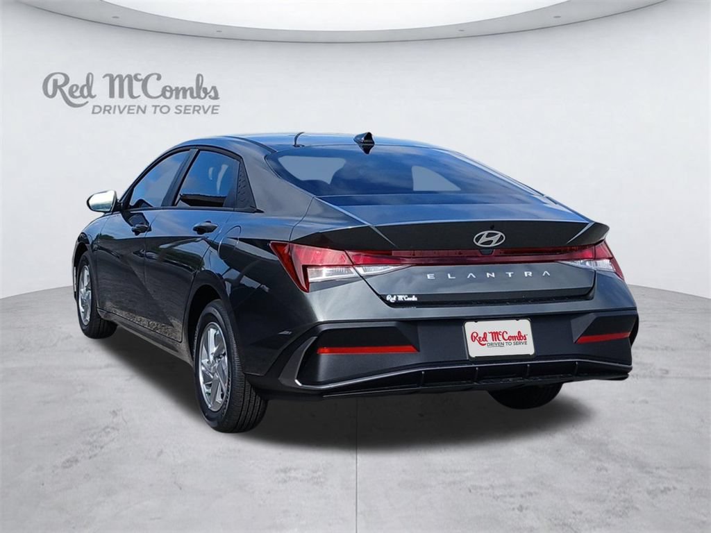 New 2026 Hyundai Elantra SE FWD image 3