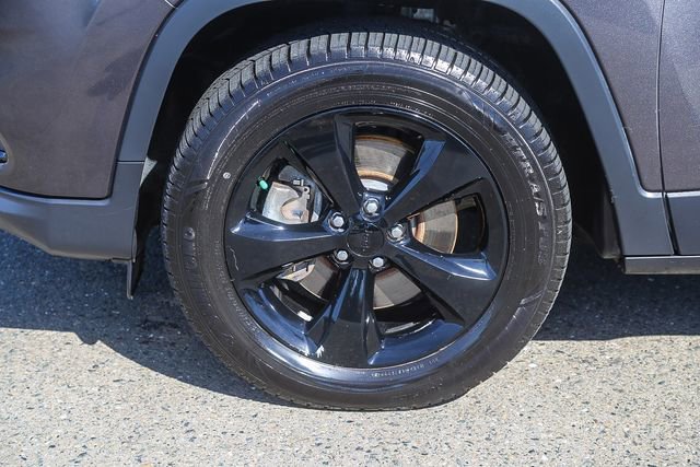 Used 2019 Jeep Cherokee Altitude image 11