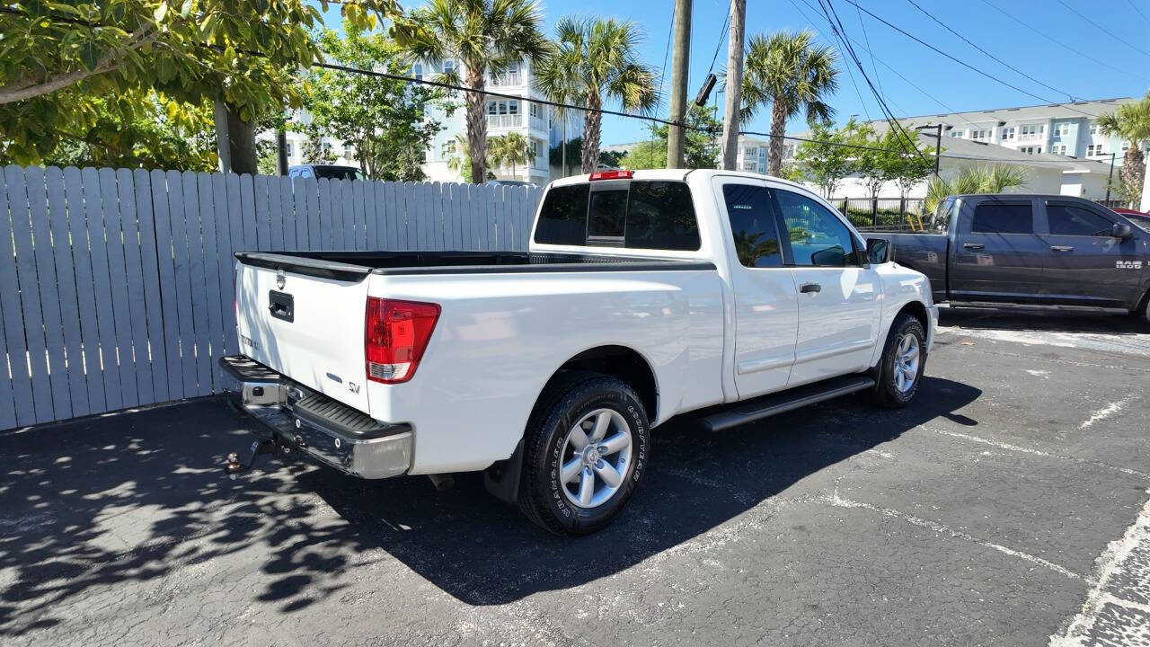 Used 2014 Nissan Titan SV w/ SV Value Truck Package RWD image 3