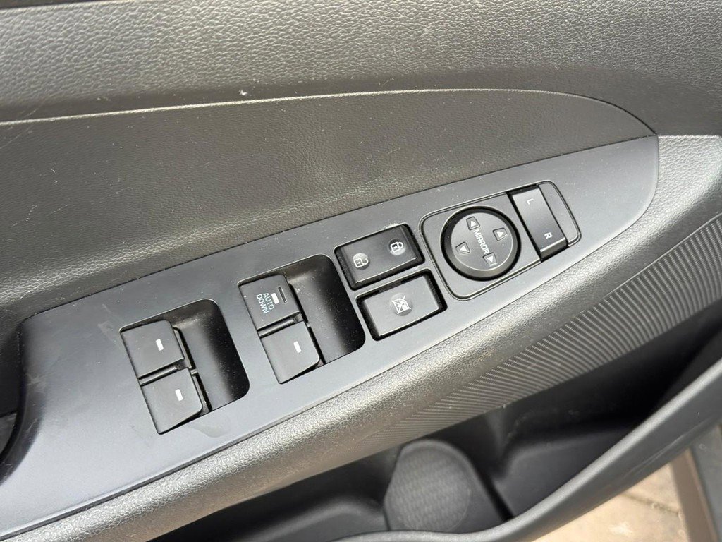 Used 2019 Hyundai Tucson SE FWD image 19
