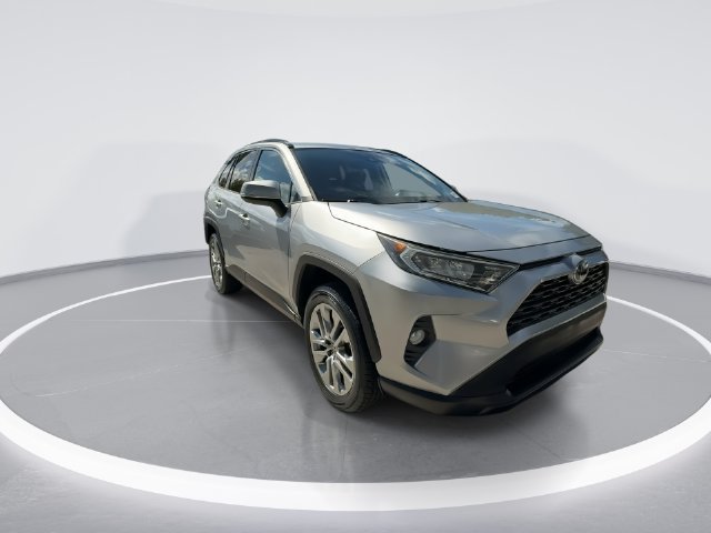 Used 2021 Toyota RAV4 XLE Premium FWD image 3