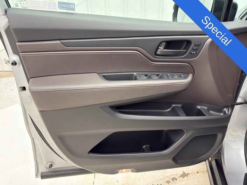 Used 2024 Honda Odyssey EX-L image 17
