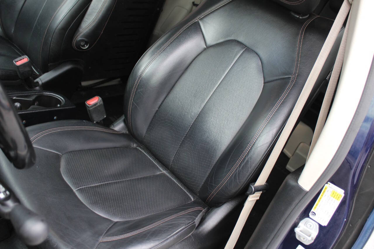 Used 2019 Chrysler Pacifica Touring-L FWD image 4
