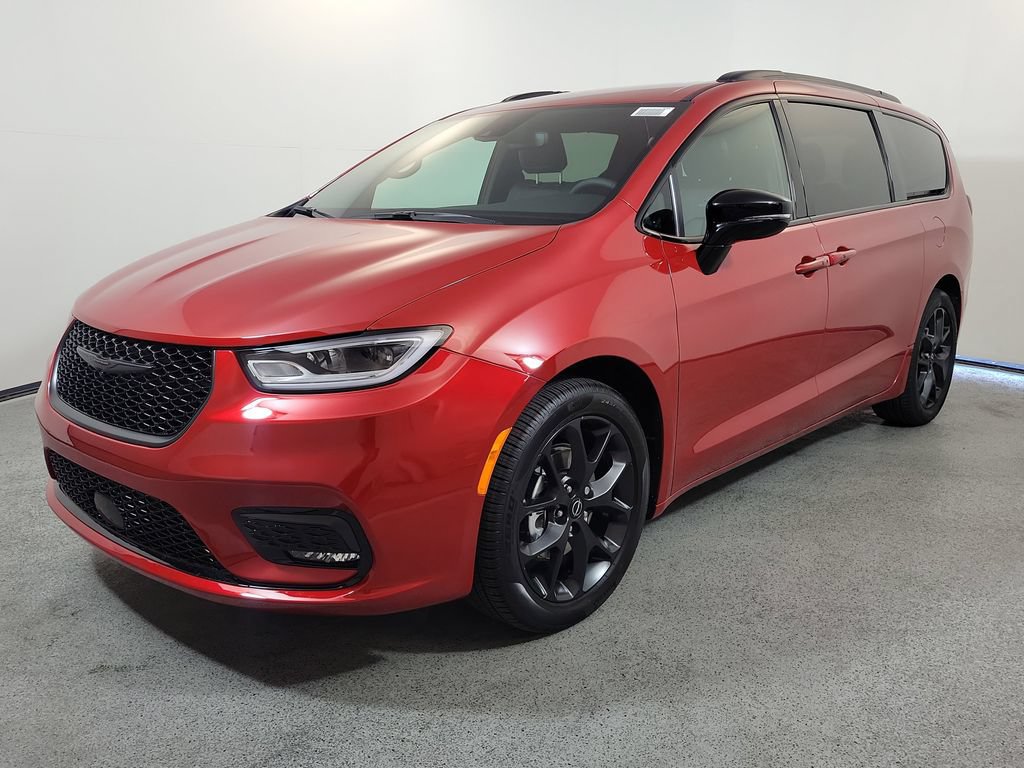 New 2026 Chrysler Pacifica Select FWD image 3