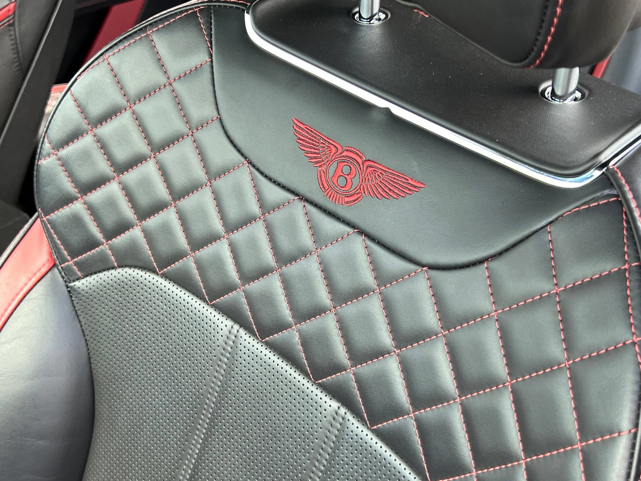 Used 2020 Bentley Bentayga Speed AWD/4WD image 32