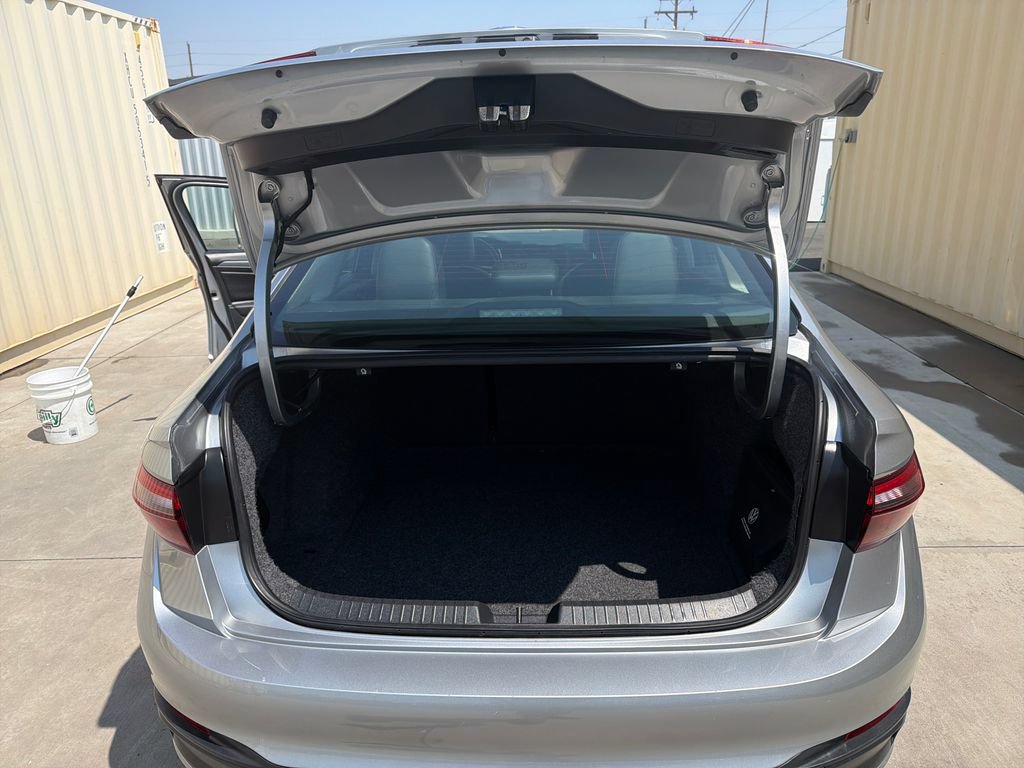 Used 2023 Volkswagen Jetta SE FWD image 21