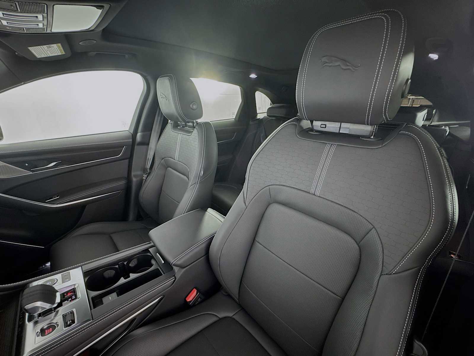 New 2026 Jaguar F-PACE R-Dynamic S image 9