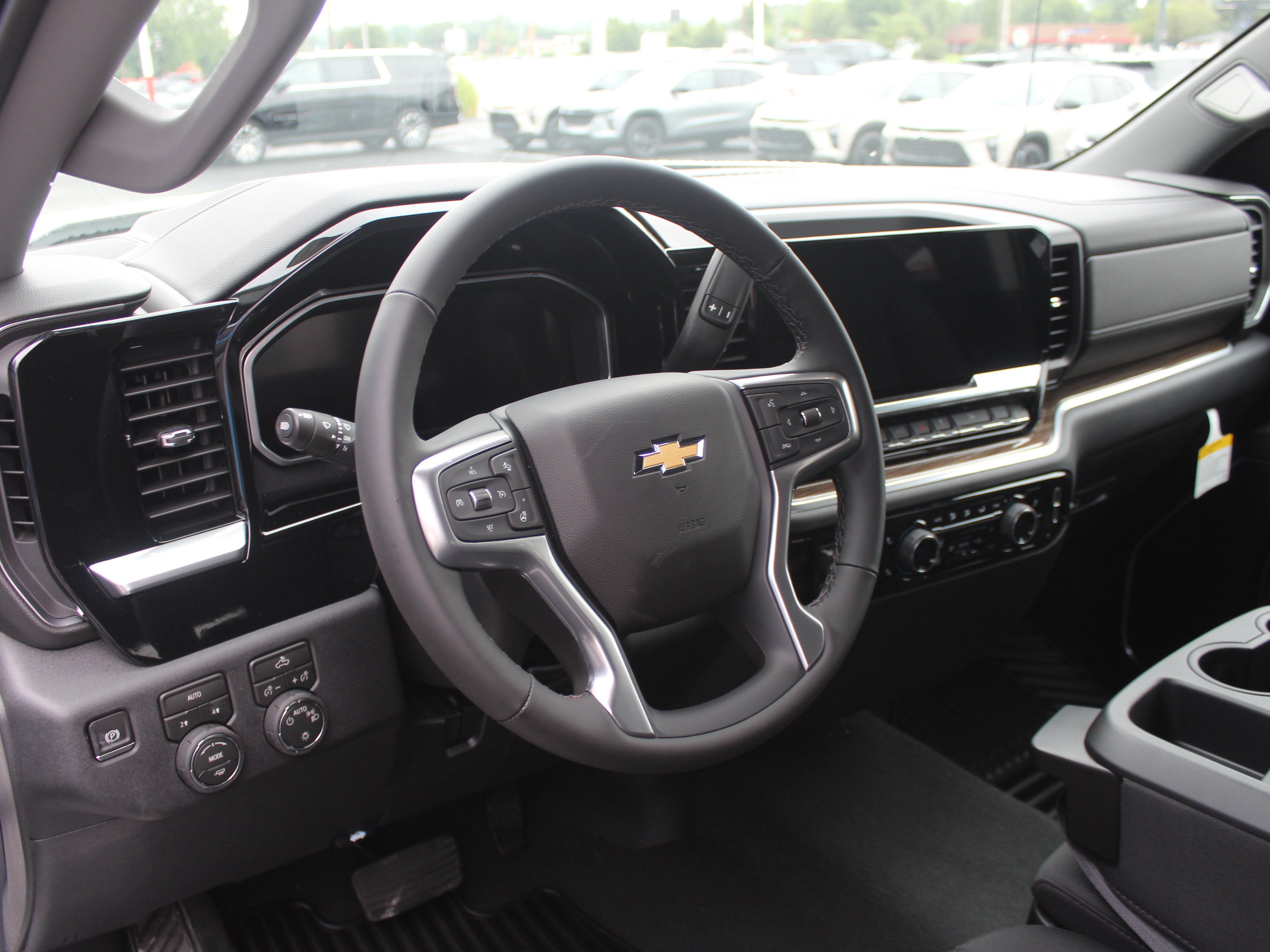 New 2026 Chevrolet Silverado 1500 LT AWD/4WD image 10