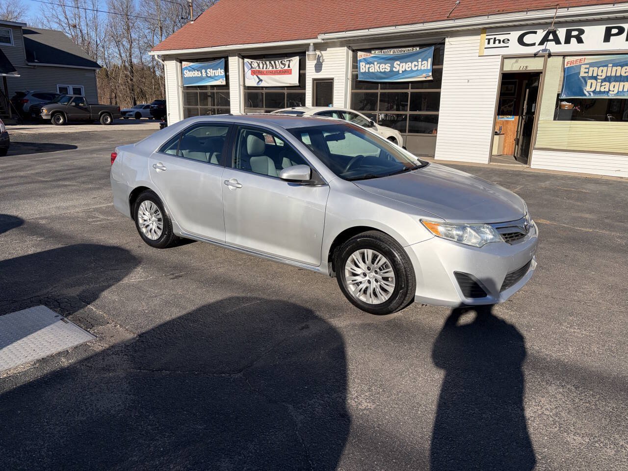 Used 2014 Toyota Camry LE FWD image 4