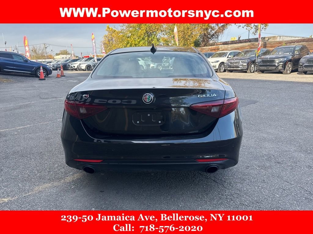 Used 2022 Alfa Romeo Giulia Ti image 5