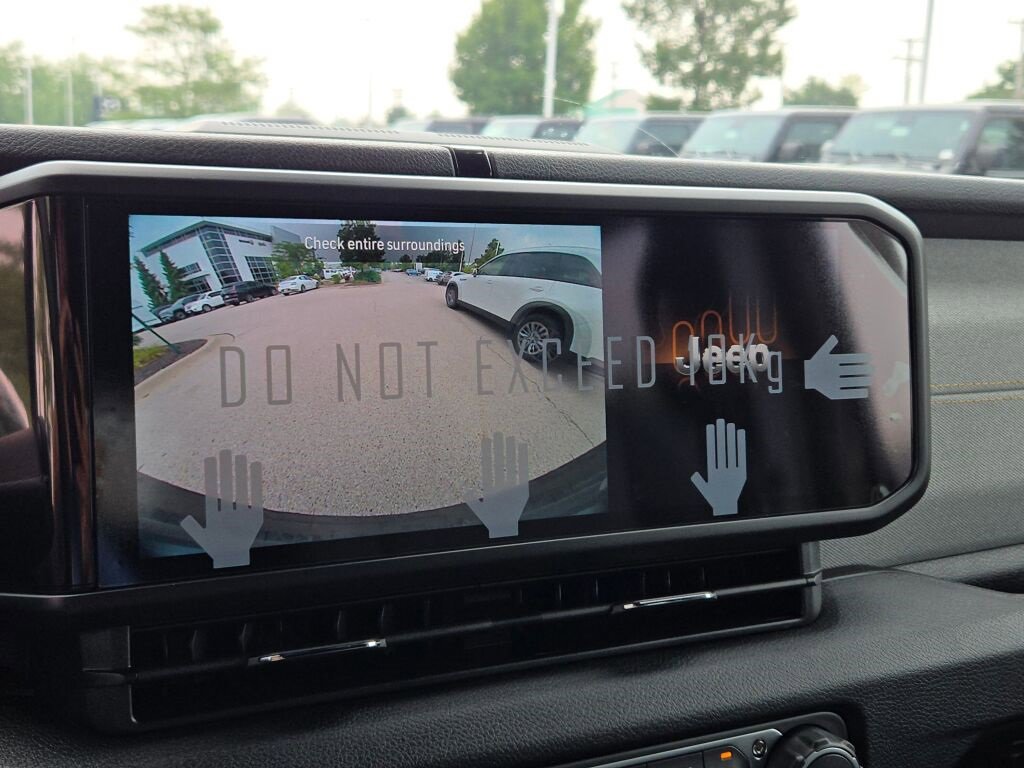 New 2025 Jeep Wrangler Sport S image 30