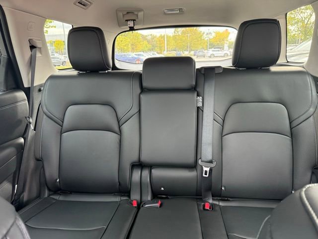 New 2025 Nissan Pathfinder SL w/ Black Appearance Package image 24