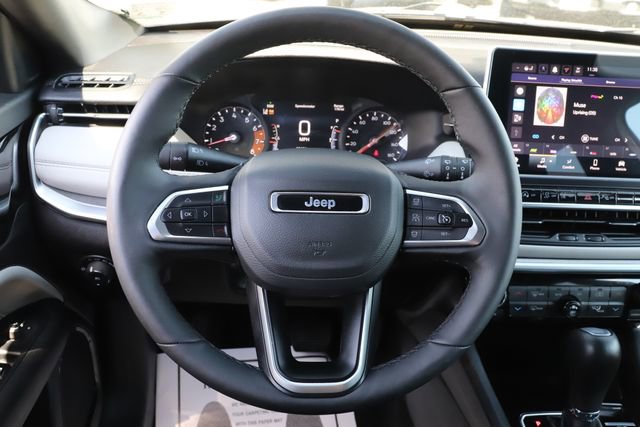 Used 2025 Jeep Compass Limited AWD/4WD image 22