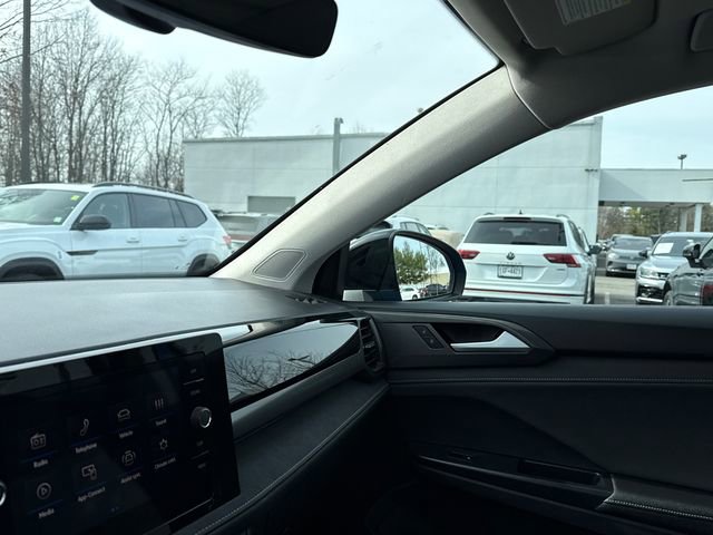 Certified 2025 Volkswagen Taos SE image 23