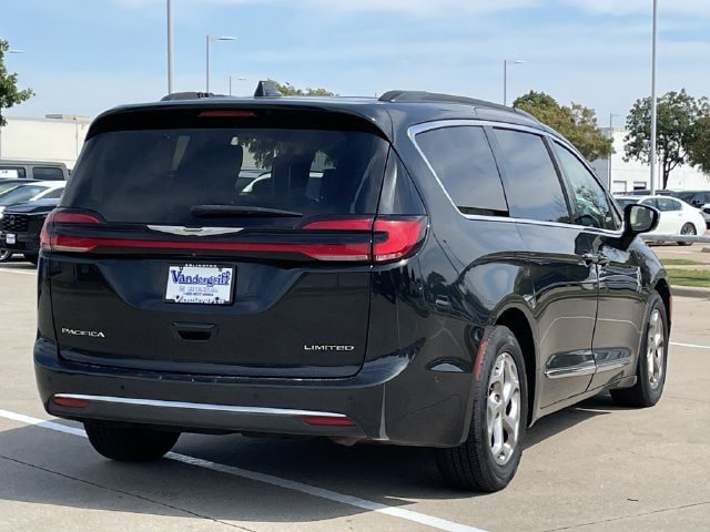 Used 2022 Chrysler Pacifica Limited FWD image 4