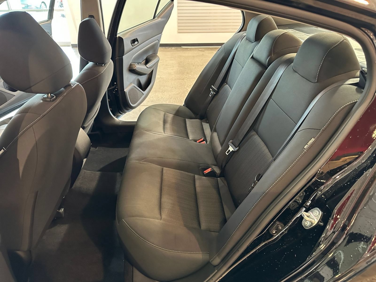 Used 2025 Nissan Altima 2.5 SV FWD image 38
