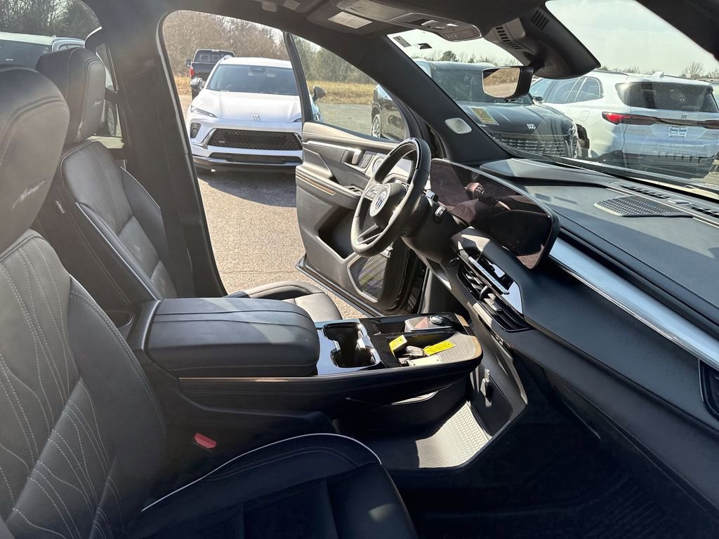 Certified 2025 Buick Enclave Avenir w/ Super Cruise Package image 35