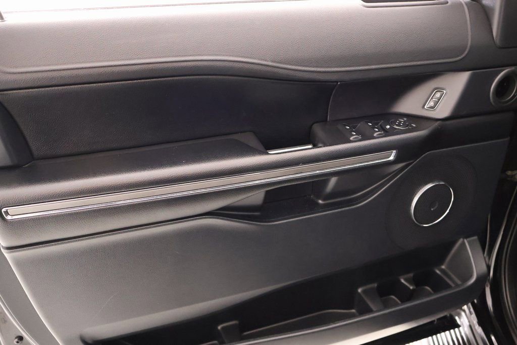 Used 2021 Ford Expedition XLT image 15