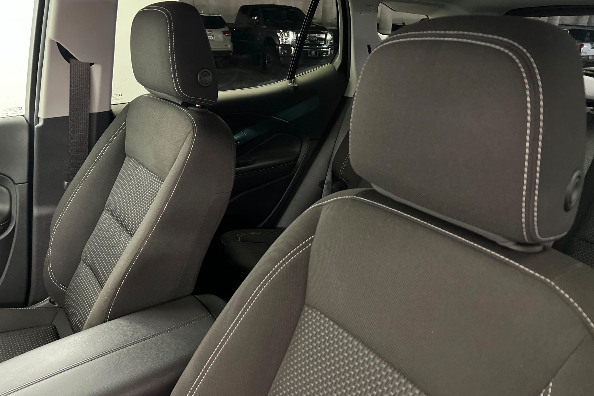 Used 2023 GMC Terrain SLE w/ Driver Convenience Package FWD image 17