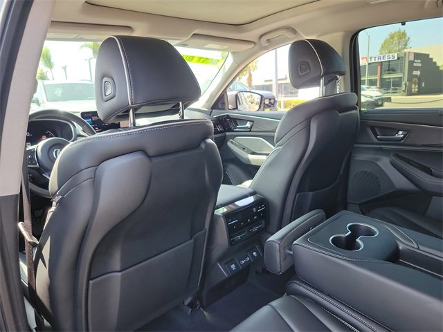 Used 2024 Acura MDX SH-AWD w/ Advance Package image 16