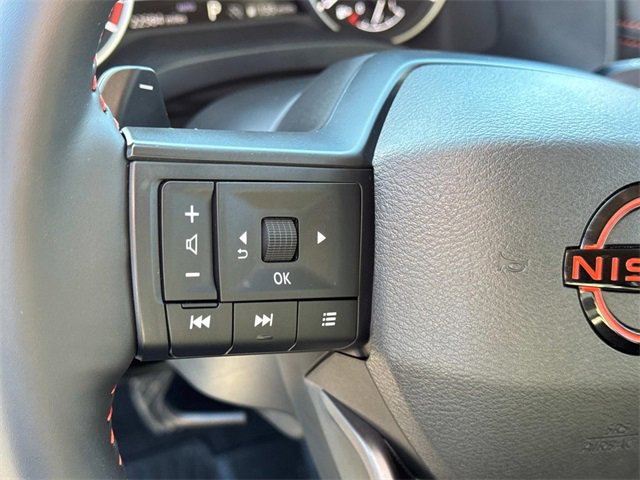 Used 2025 Nissan Rogue SV image 32