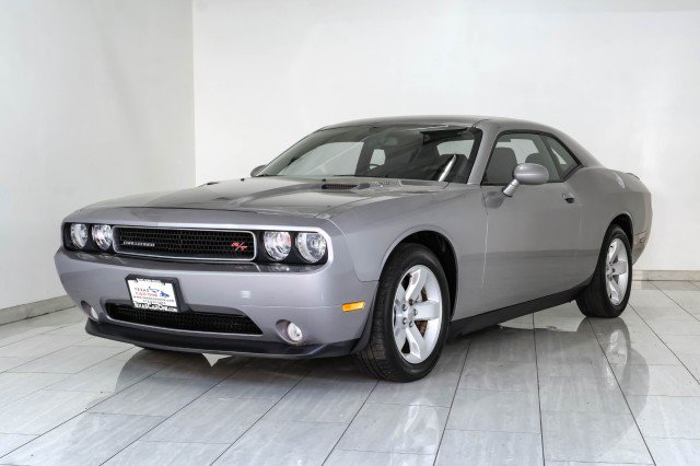 Used 2013 Dodge Challenger R/T RWD image 4