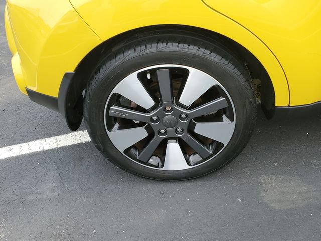 Used 2015 Kia Soul ! FWD image 6