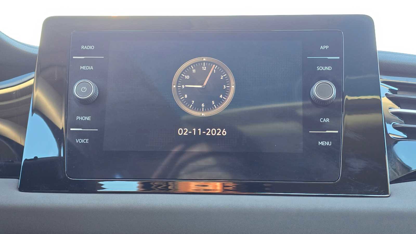 Used 2025 Volkswagen Jetta SE image 32