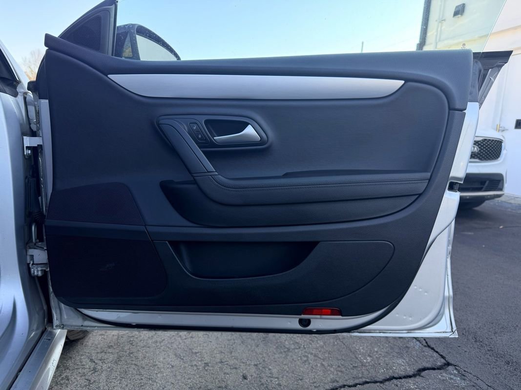 Used 2015 Volkswagen CC R-Line image 25