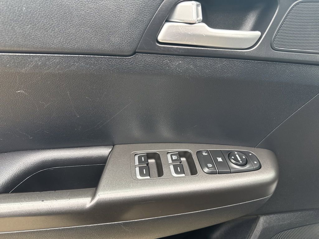 Used 2022 Kia Sportage LX image 20
