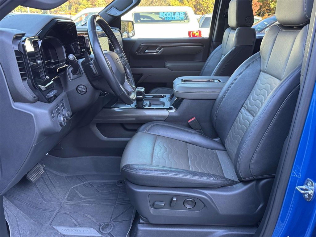 Used 2022 Chevrolet Silverado 1500 ZR2 w/ Technology Package image 19