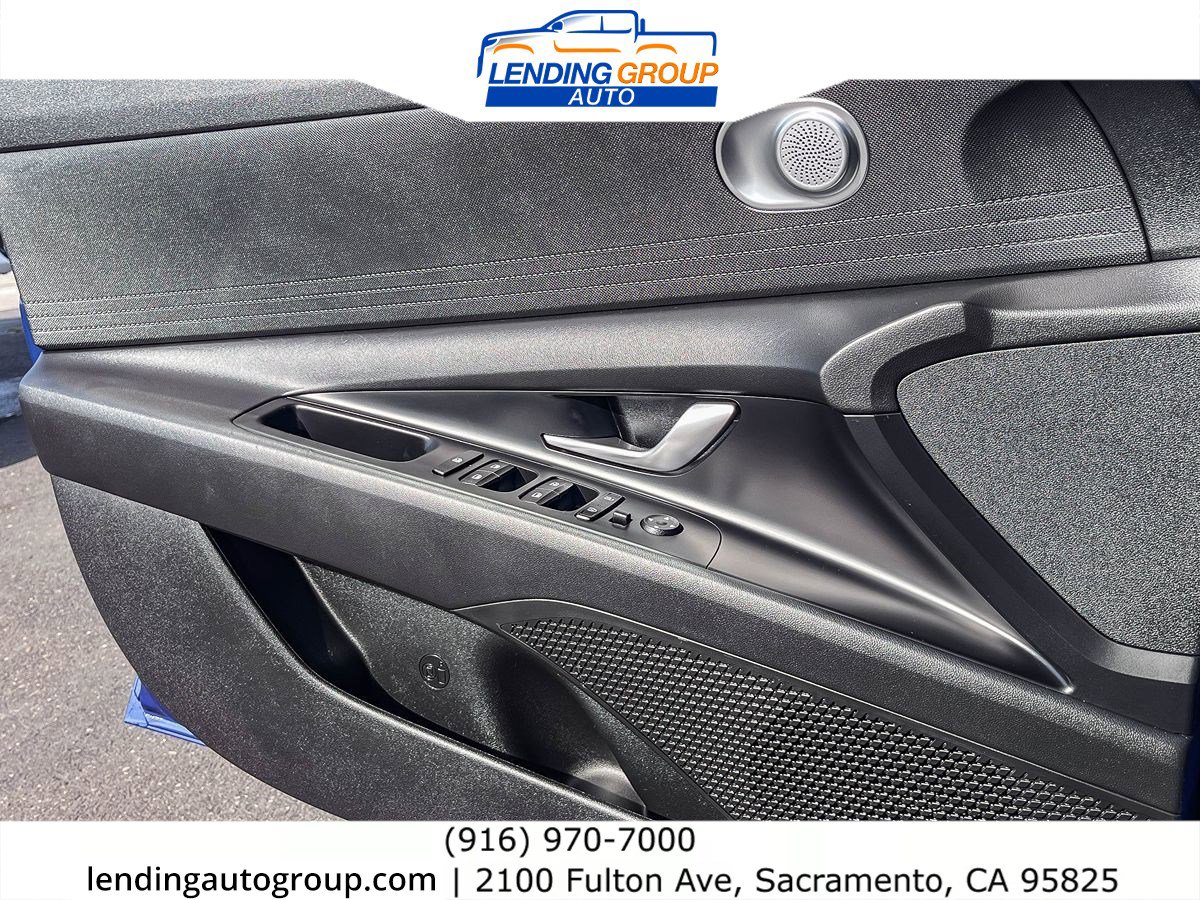 Used 2022 Hyundai Elantra SEL image 19