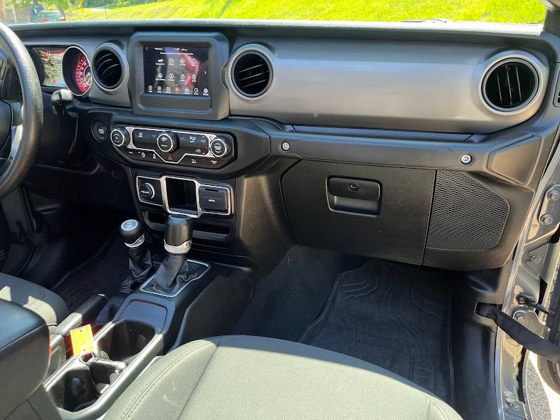 Used 2022 Jeep Gladiator Sport AWD/4WD image 40