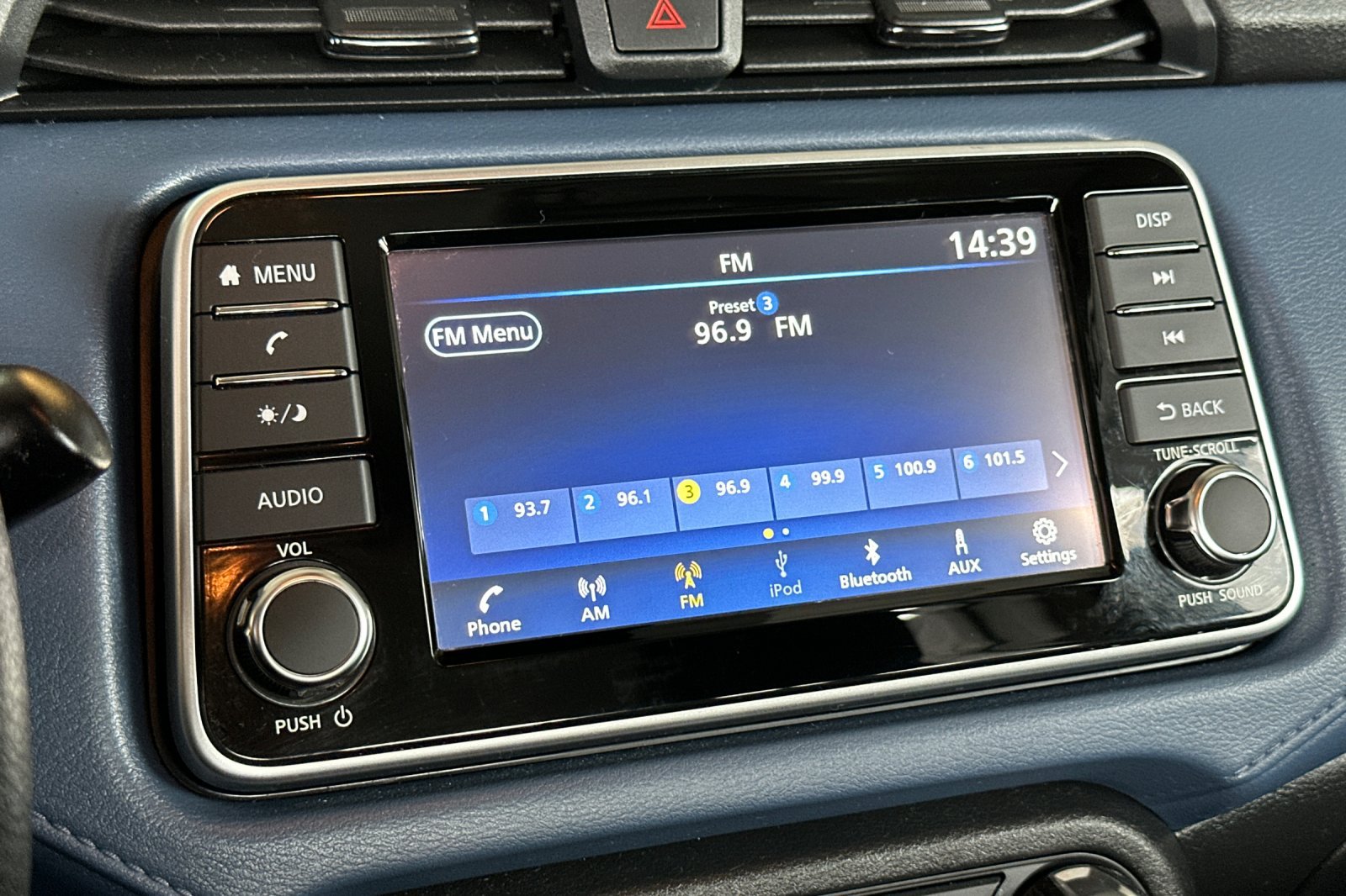 Used 2025 Nissan Versa SV FWD image 17